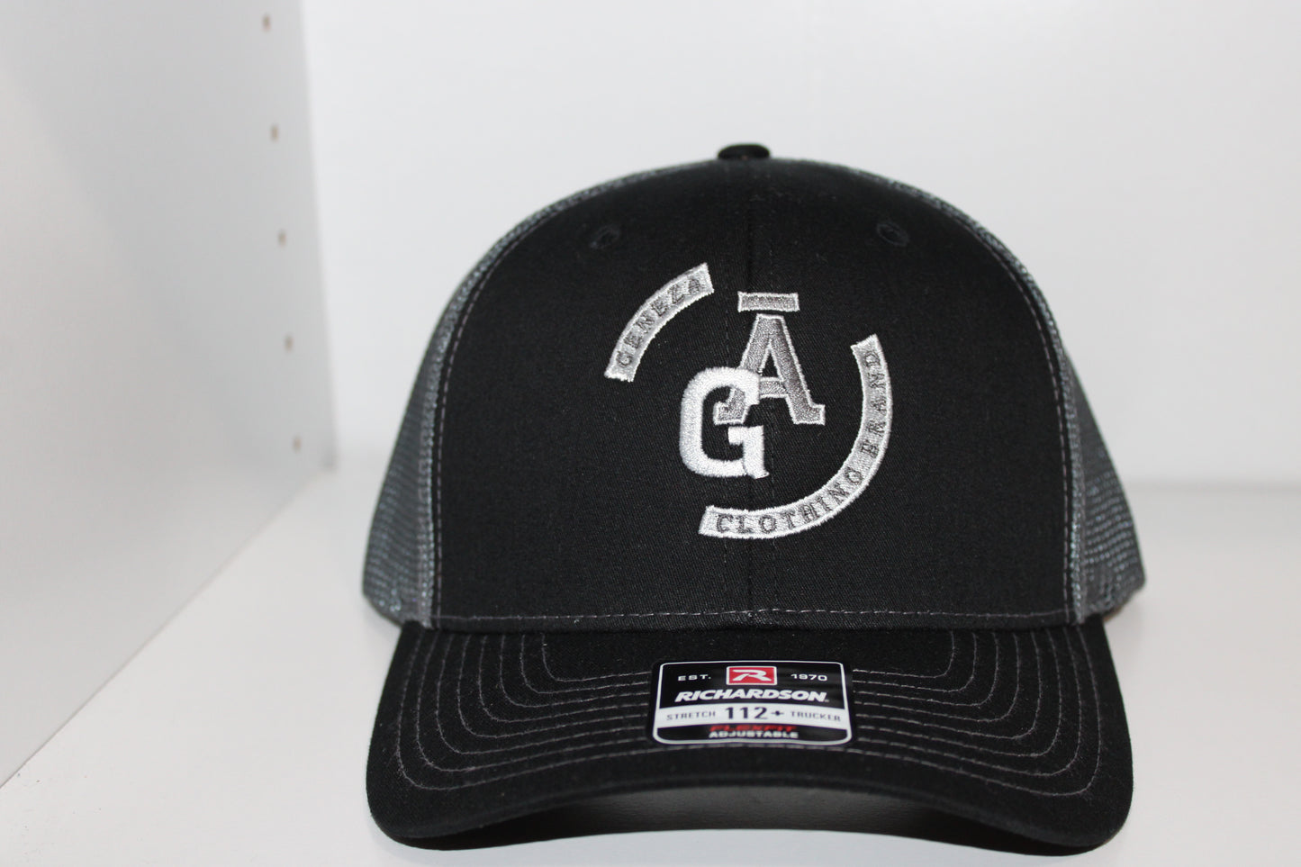 Genezā Black Cap