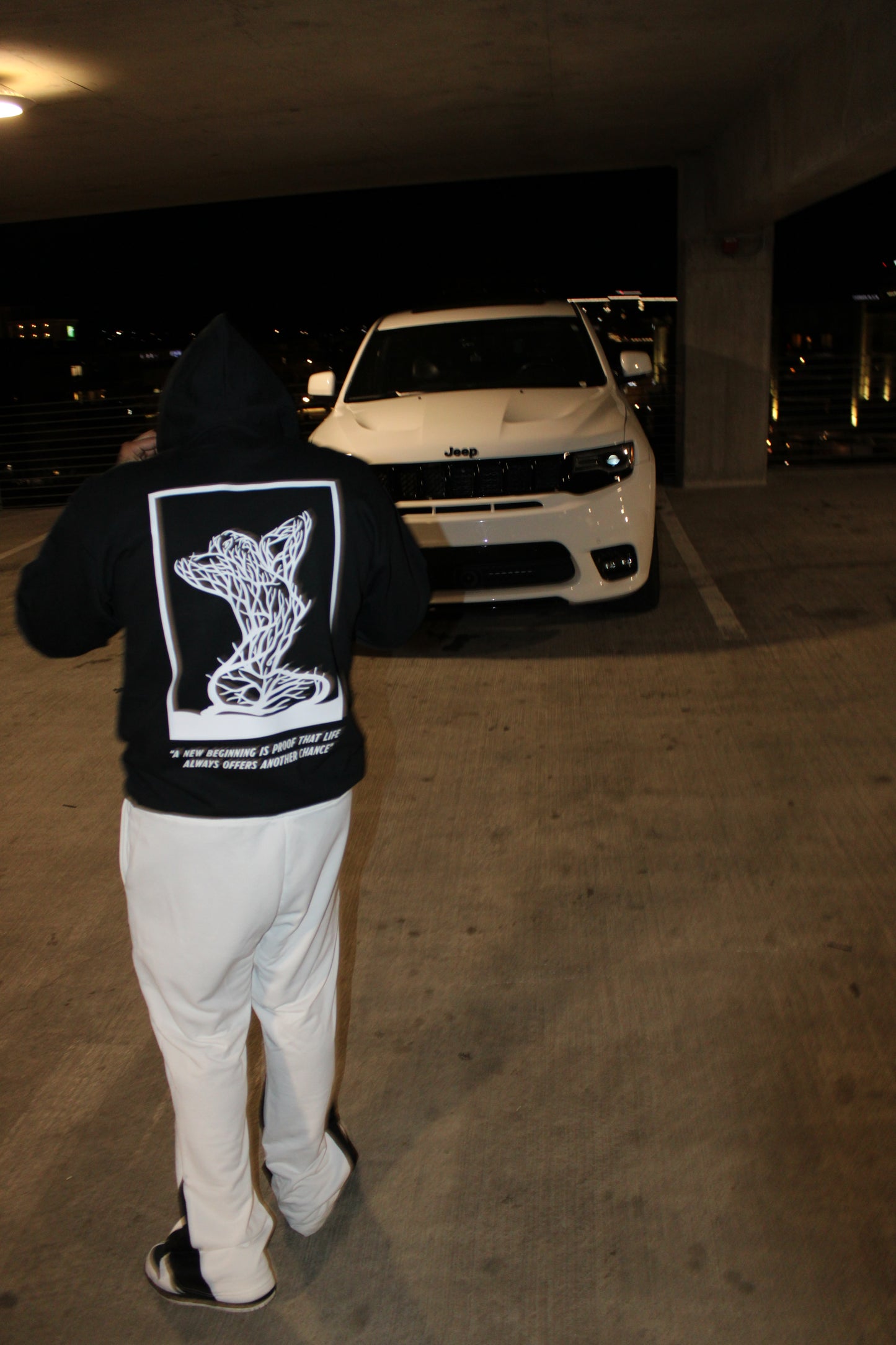 Hoodie black & White roses 🌹