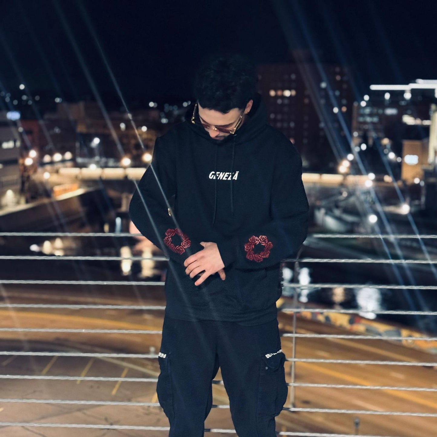 Hoodie black & red roses 🌹