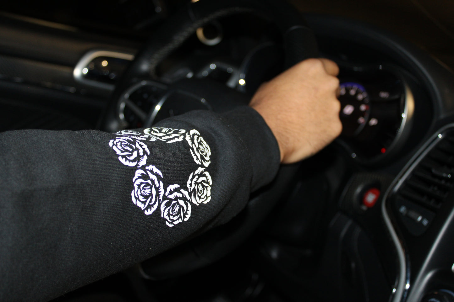 Hoodie black & White roses 🌹